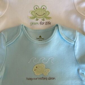 BabyGap NWOT Organic Cotton Newborn Onesie Set